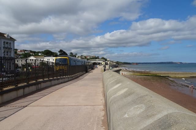 Cinco viajes en tren junto al mar para este verano